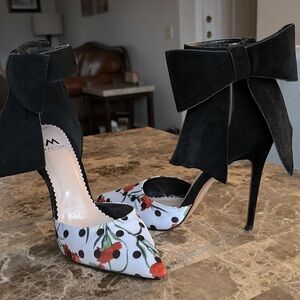 EUC- Beautiful! Madison Black and White High Stiletto Heels, wore once